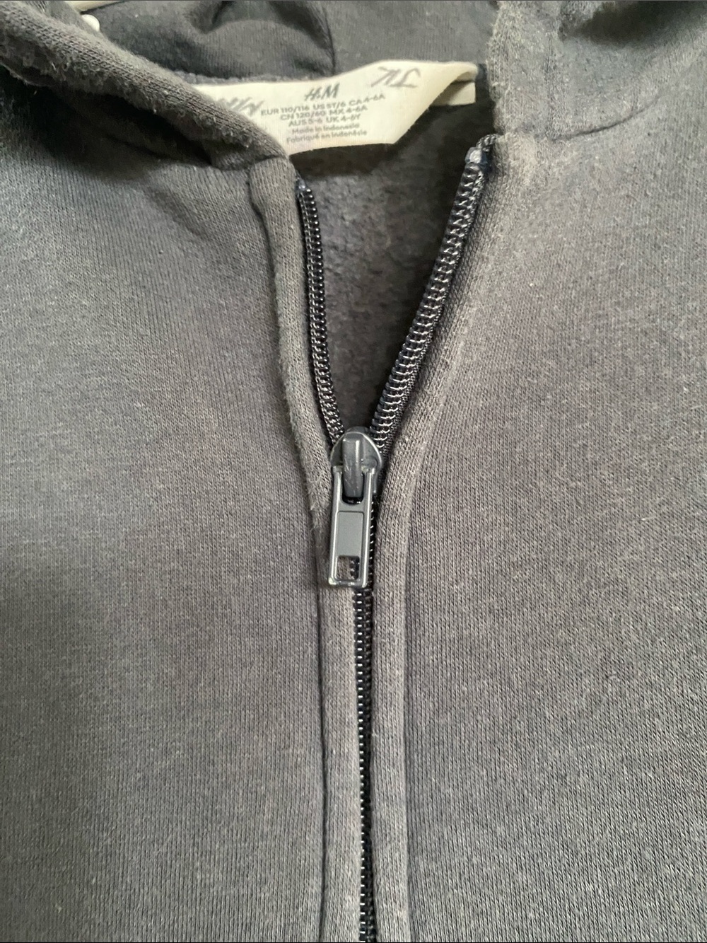 H&M Kids Classic Zip-Up Hoodie - Charcoal Grey - Size 5T/6 (EUC) - Picture 6 of 12